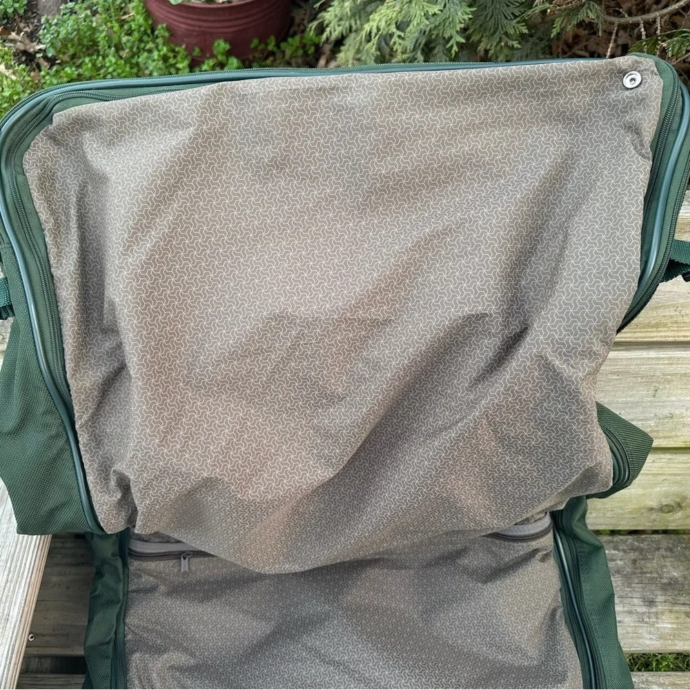 Vintage Atlantic Carry On Garment‎ Bag Suitcase Large Expandable Green